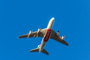Airbus A380-861 (A6-EEH) der Emirates im Landeanflug