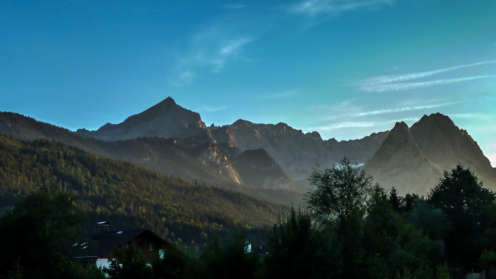 Das Wetterstein von Garmisch aus gesehen. Abendsonne